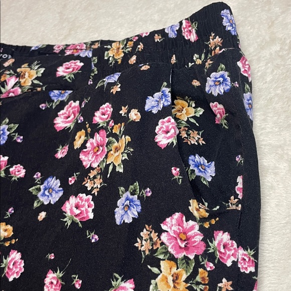 torrid Black Floral Pants with Pink, Blue & Yellow Blooms Capris - Picture 4 of 9